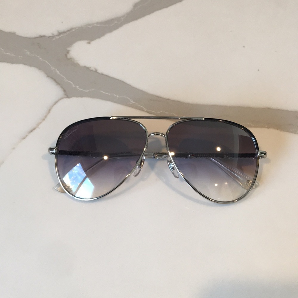 Gucci sunglasses 😎 - Picture 2 of 8